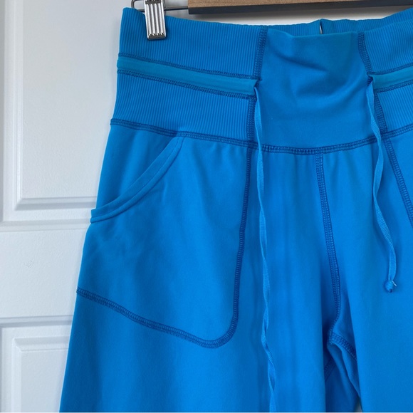 Lululemon capris - Picture 2 of 8